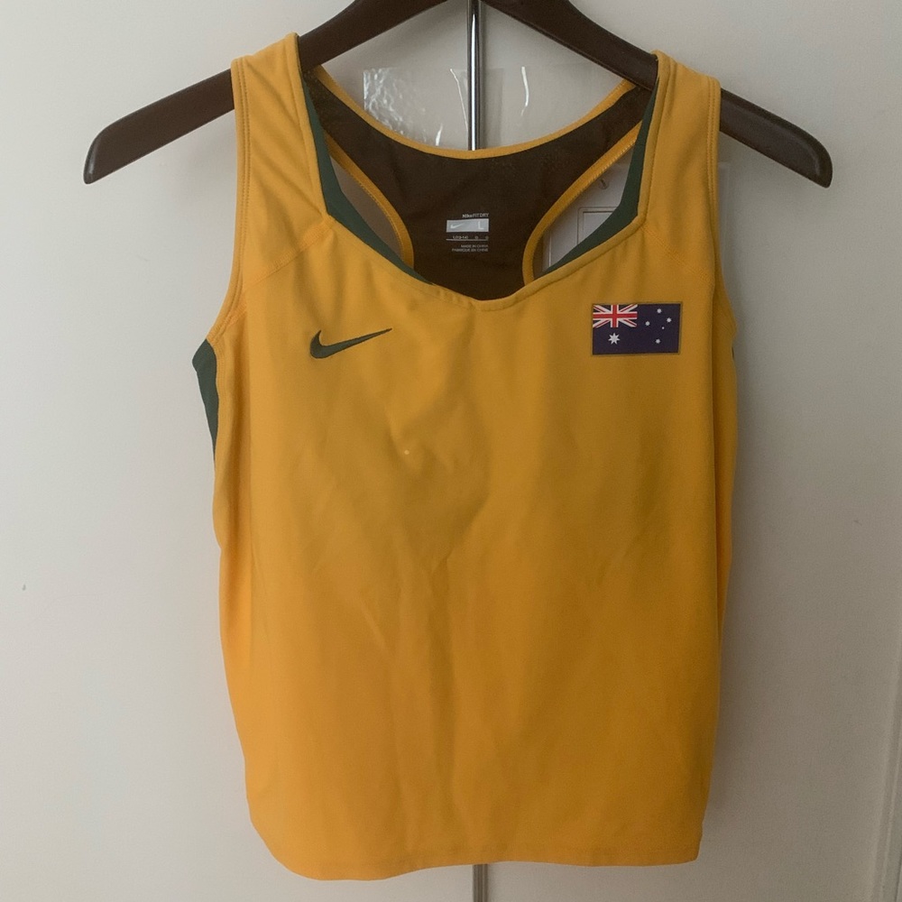 Nike FITDRY athletic racer back top